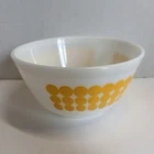Vintage Pyrex Yellow New Dots 1.5 Quart. Mixing Bowl 1968