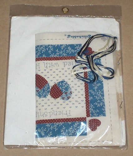 1989 Dimensions "Friendship is a Gift - Heart String" Stitch & Quilt Kit NIP 8x6 - Picture 2 of 2