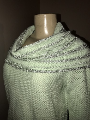 Women's Size XS New York & Company Green Metallic Turtle Neck Cable Knit NWOT - Picture 5 of 9