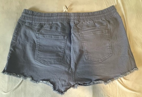 Two pairs of celebrity pink jean shorts Frayed Edges Size XXXL. NWOT Very Nice - Picture 5 of 9