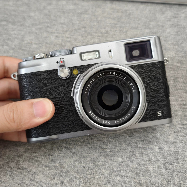 FUJIFILM Fuji X100S 16.3MP Compact Digital Camera English Silver