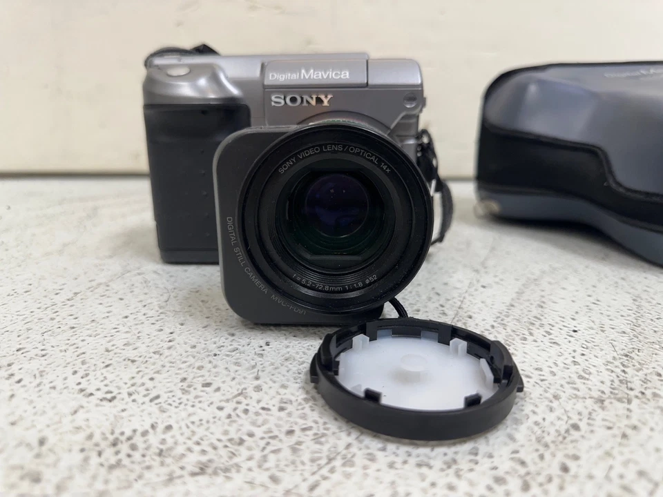 Sony Mavica MVC-FD91 Digital Still Camera Floppy Disk 14x Optical Zoom - Image 4 of 4