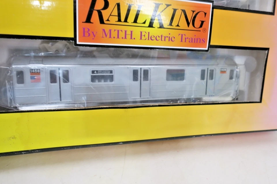 MTH Rail King 30-2671-3 Metro Transportation R-62, 2-Car Non Powered Subway Set - Image 3 of 4