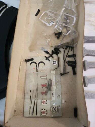 SEARS ROEBUCK. ALLSTATE VINTAGE 1960'S COMPETITION "8" SLOT ROAD RACING SET - Picture 11 of 12
