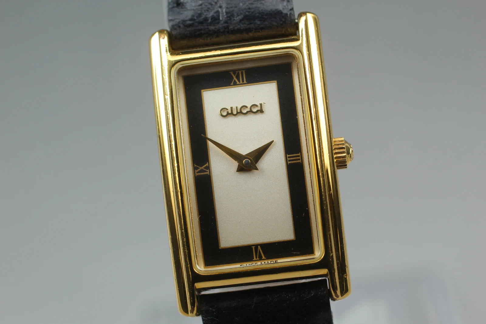 [Presque comme neuve] Montre Homme Vintage GUCCI 2600L Plaqué Argent Bleu Quartz Du JAPON