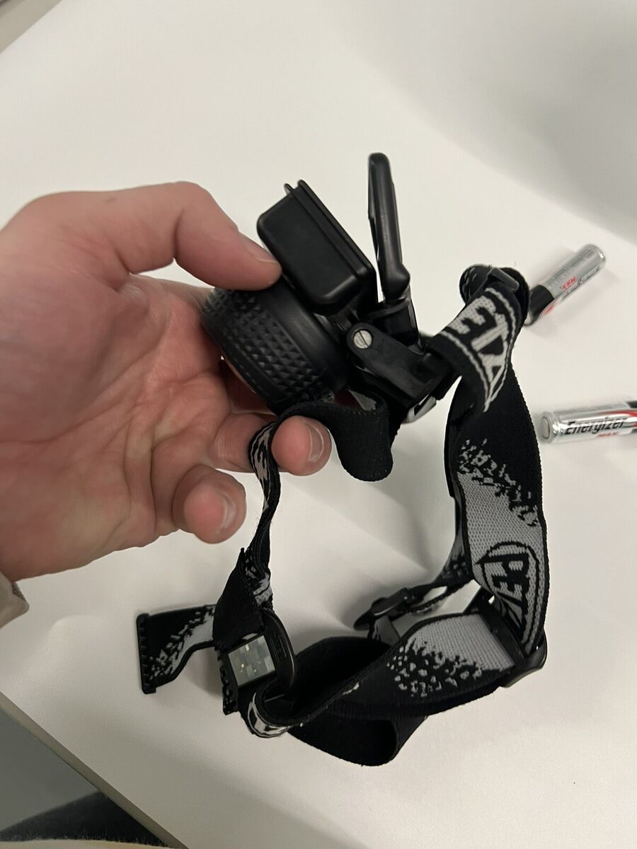 Petzl Headlamp Micro Water Resistant Retro Extra Bulb Tested Petzl Headlamp Micro Water Resistant Retro Extra Bulb Tested