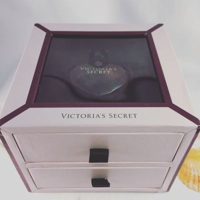 Victorias Secret Intrigue Limited Ed DISCONTINUED Eau de Parfum Gift Set NWT