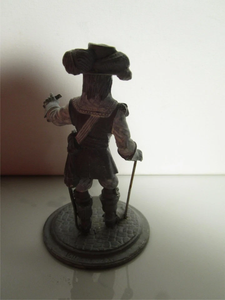 642-51 (ECW) LOOSE "Officer" (New Model Army) PAINTED Metal Figure (77mm), S77- - image 2 of 4