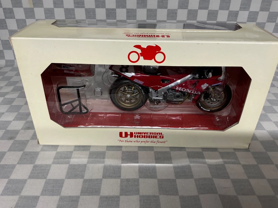 1/12 UNIVERSAL HOBBIES HONDA RC 30 CARL FOGARTY # 8 - Image 3 of 4