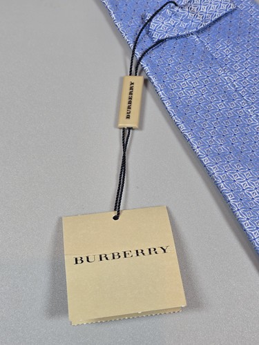 NEW Burberry Light Blue Geometric - Pure Silk Tie - Made In England - 3.5" x 60" - Picture 10 of 12
