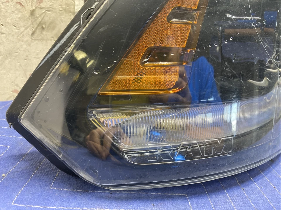 Faro halógeno derecho Dodge Ram 1500 Sport 2013-2018 OEM bi función (b3) Foto 2 de 4