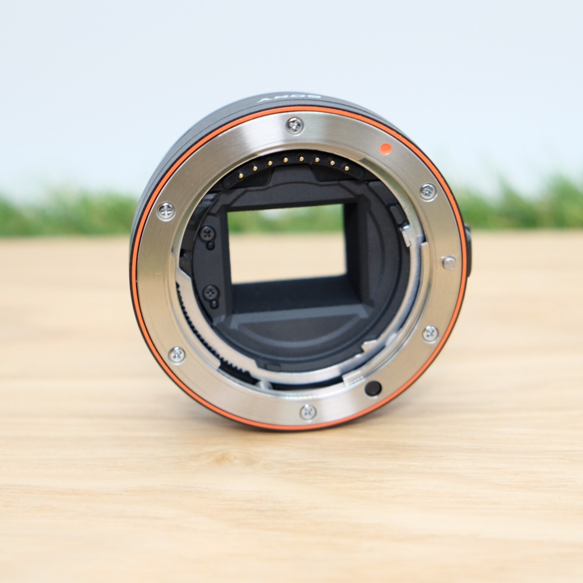 Sony LA-EA1 A Mount Lens to E Mount Camera Adapter W/ Cap Sony LA-EA1 A Mount Lens to E Mount Camera Adapter W/ Cap
