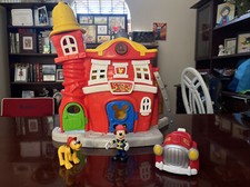 Disney Mickey Mouse Firehouse Play Set Station Light Sounds Truck Ladders Pluto
