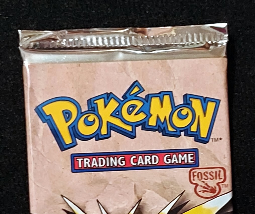 Pokemon Fossil Set Booster Pack Zapdos Art Factory Sealed 1999 WOTC