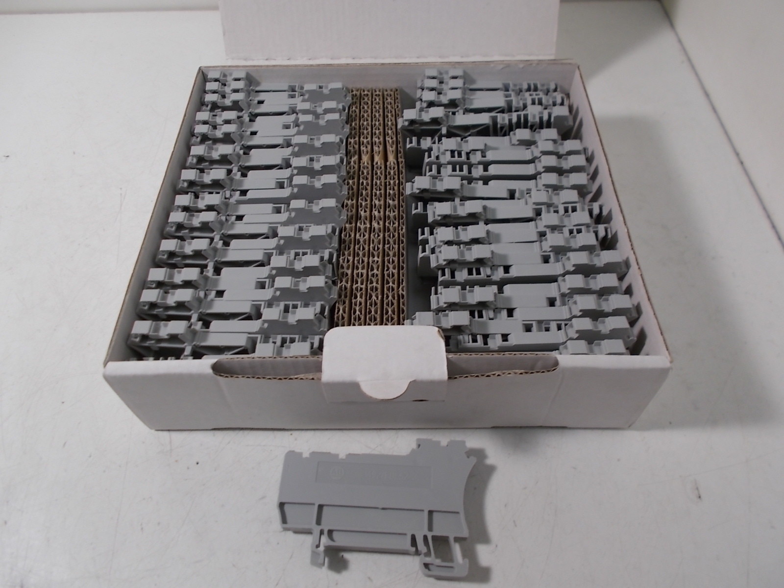 (50) NIB Allen Bradley 1492-EBLS2-3 End Barriers