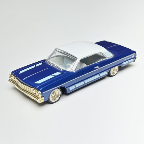 2002 Revell Lowriders ‘64 Chevy Impala Issue #36 Blue #86-2072 - Picture 2 of 4