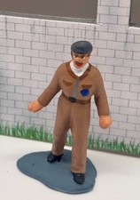 F1146 - Greenhills Scalextric Carrera Painted Trackside Mechanic 1.32 Scale - NE