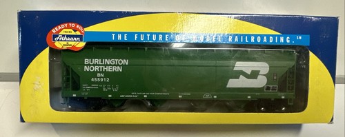 Coche tolva cubierta Athearn escala HO RTR BN Burlington Northern 4 bahías #455912 | Condition: Used