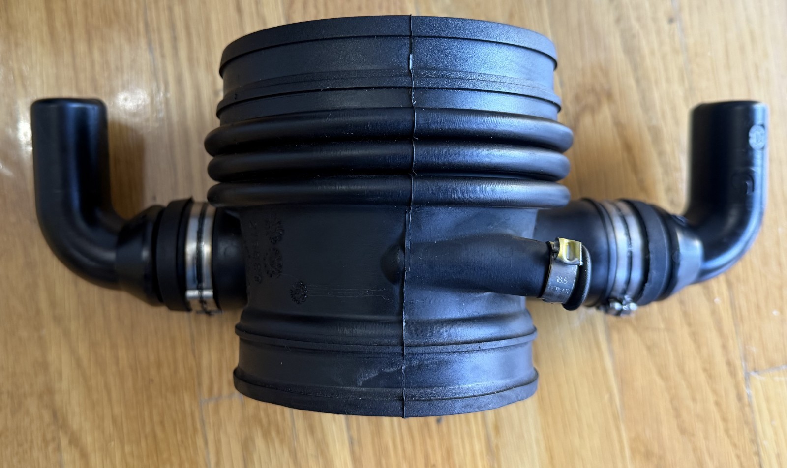 Maserati GranTurismo - Air Intake + sound chamber set OEM