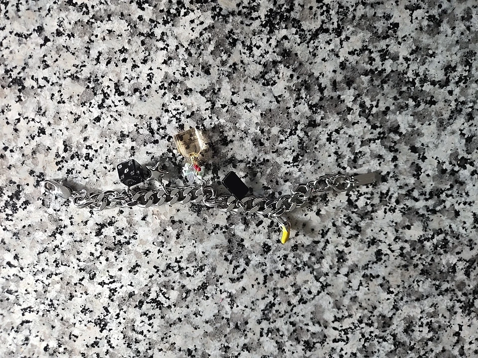 Серебряный браслет с брелоками Marc Jacobs - Изображение 2 из 2