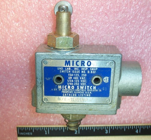QTY (1) BZE-RQ8X2 MICRO SWITCH LIMIT SWITCH 15A 125, 250, 480Vac USED - Picture 3 of 3