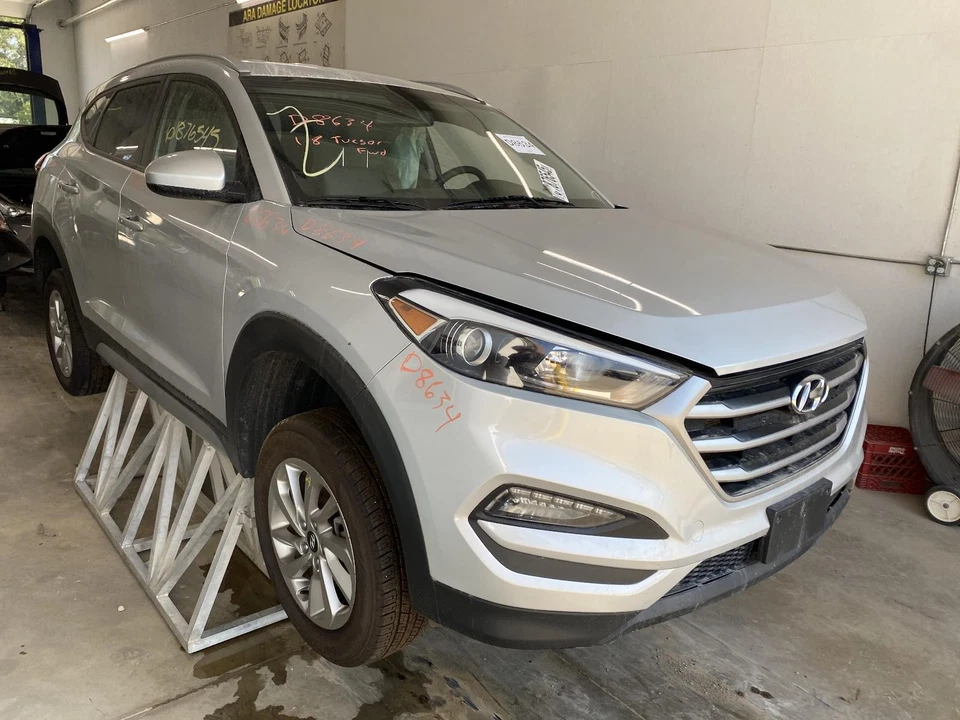 Conjunto de bomba y motor ABS usado se adapta a: actuador Hyundai Tucson 2018 y culo de bomba Foto 2 de 4