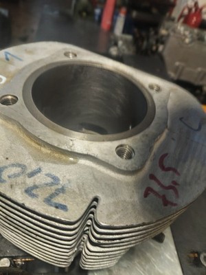 Trabant 601 Zylinder Nummer 2, Mit  Neuem MEGU-LEIPZIG KOLBEN 73,48MM