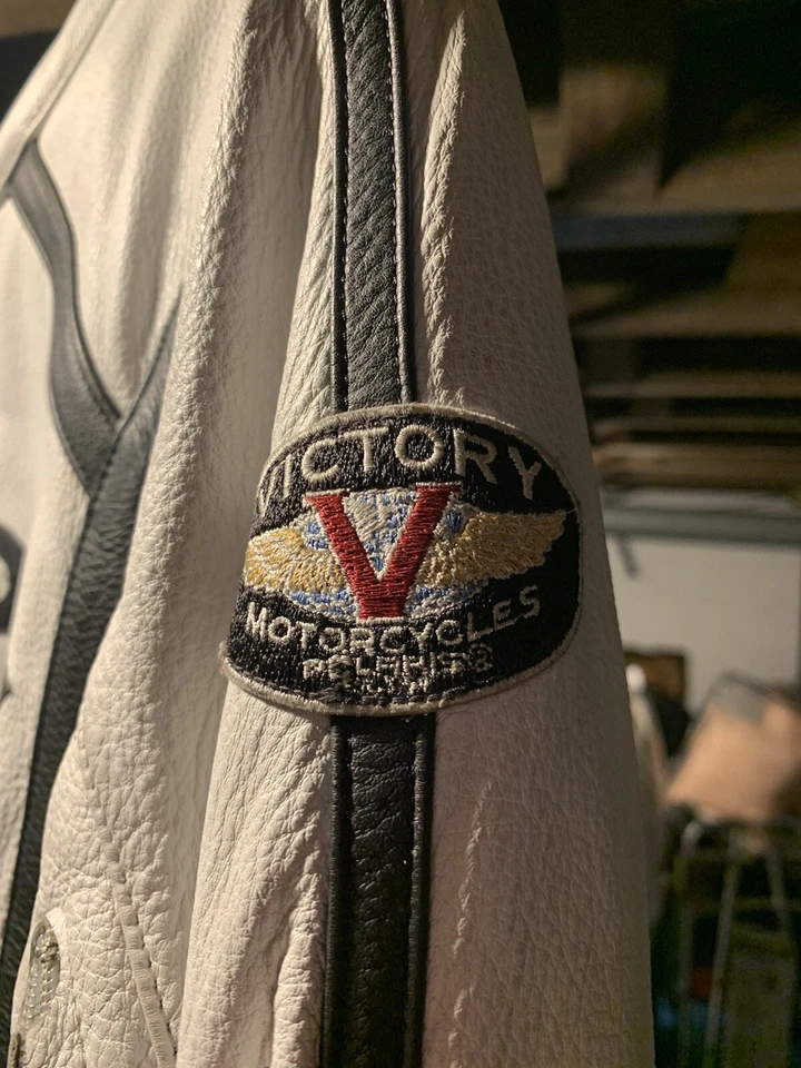 Chaqueta de moto Victory de cuero para mujer Foto 4 de 4
