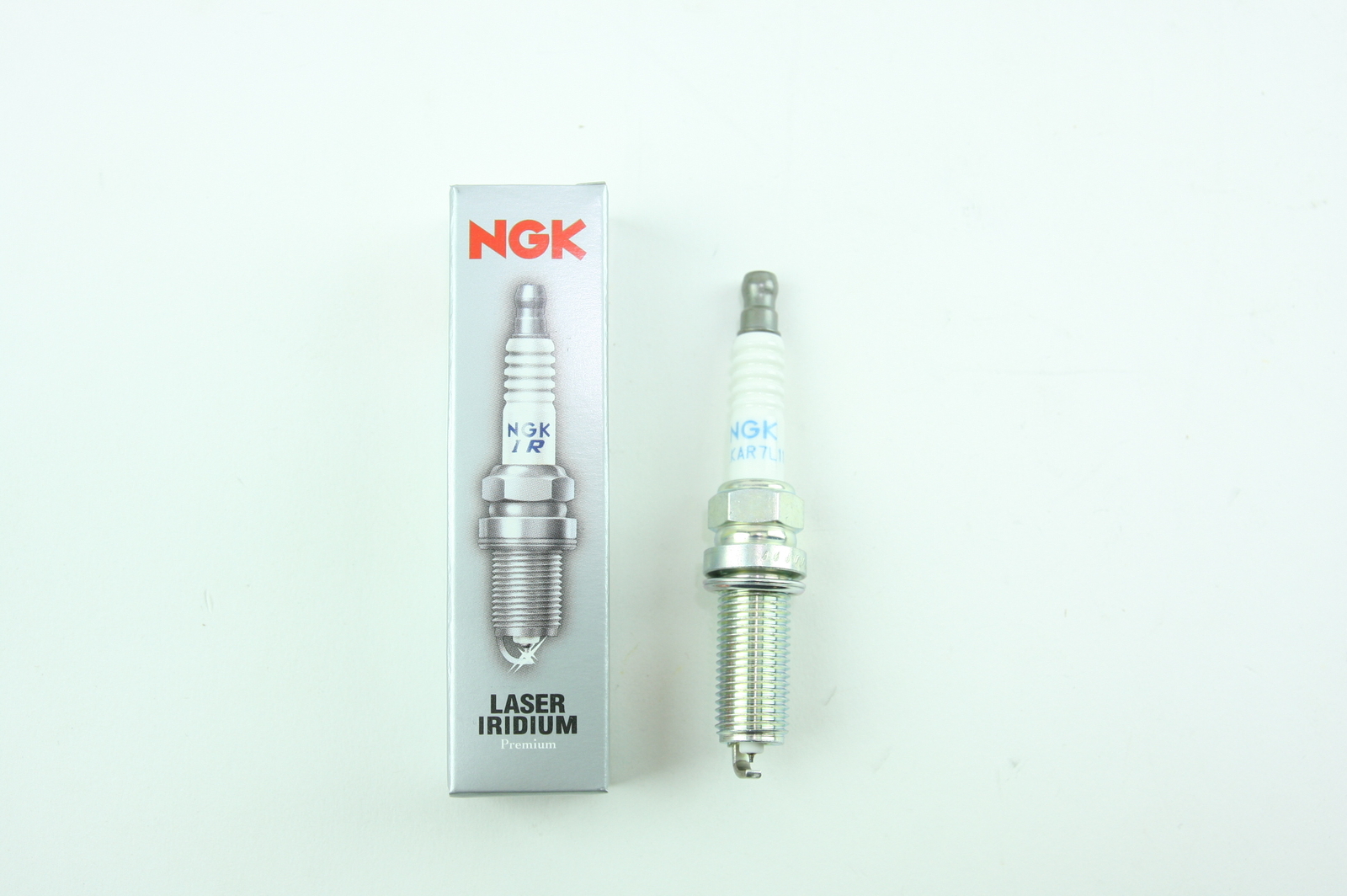 Set of 4 NGK 94124 Laser Iridium Spark Plugs ILKAR7L11 eBay