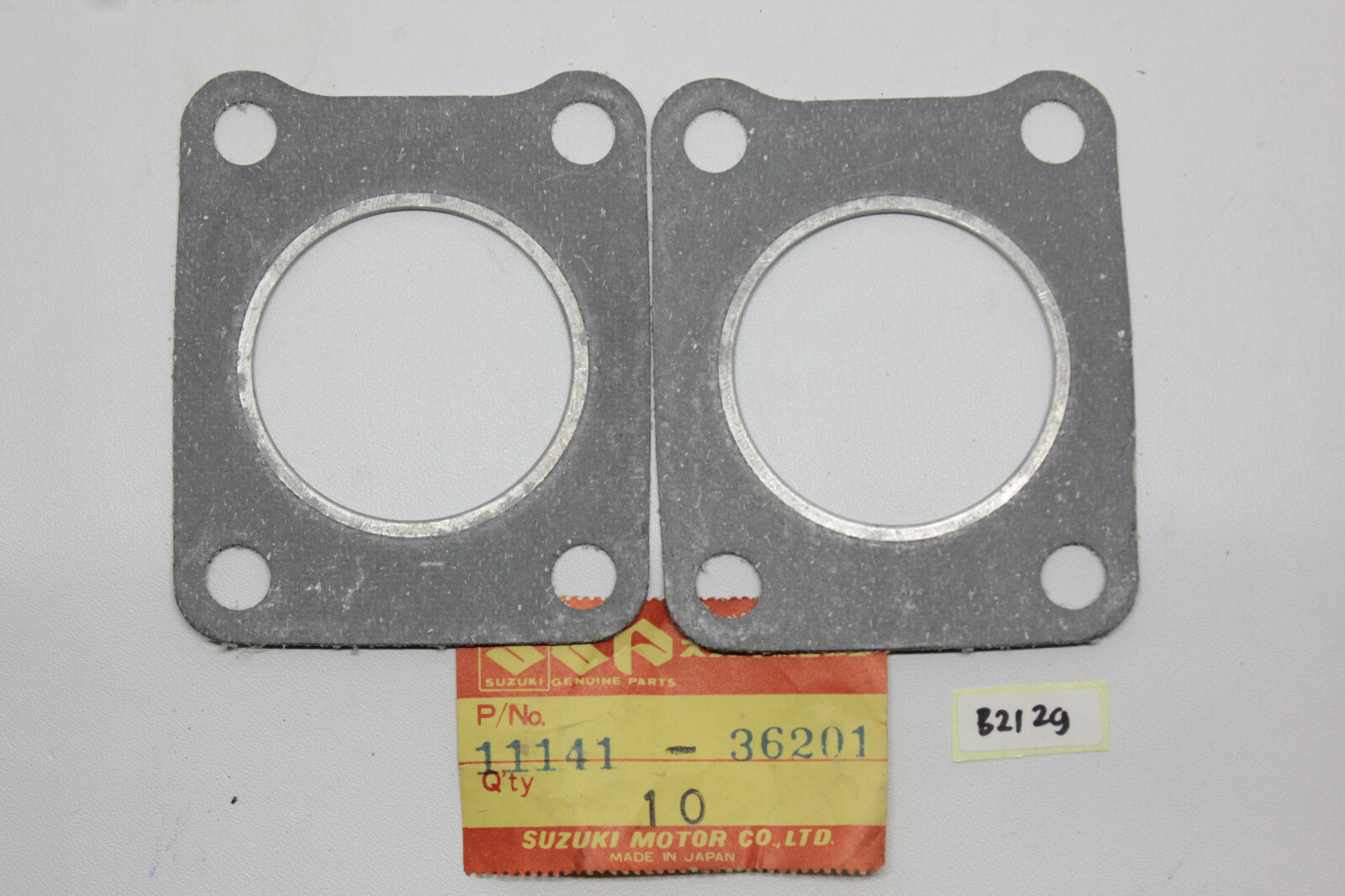 2 Pc Suzuki 125 GT125 Cylinder Head Gasket NOS Genuine 11141-36201 | eBay