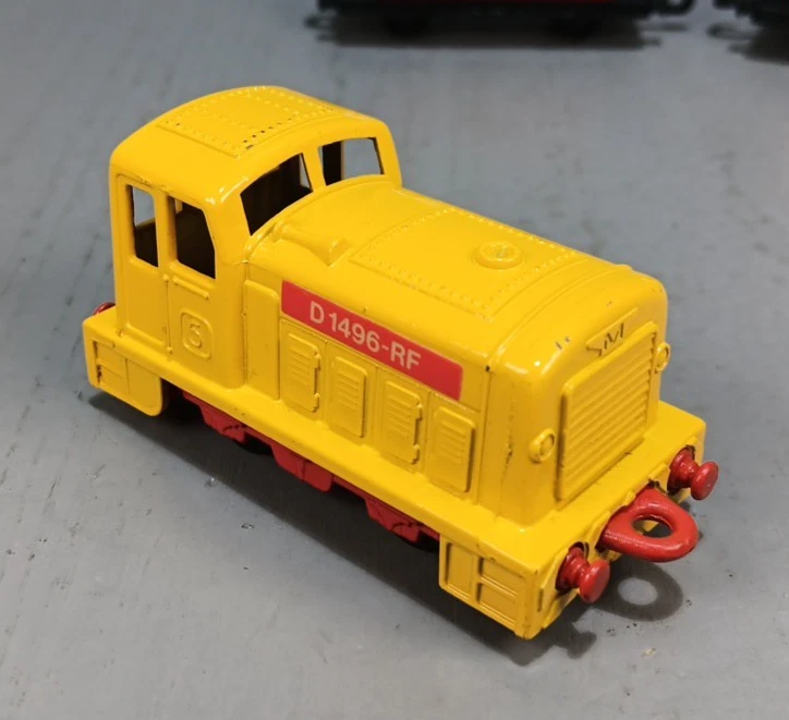 MATCHBOX SUPERSAST NO.24 SHUNTER 1978 NO.44 PASSENGER COACH x2 - Image 3 of 4