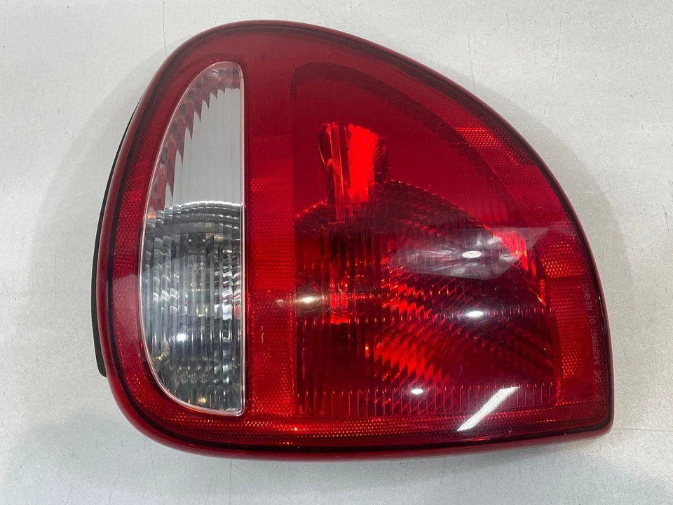 Compatível com 2001-2003 DODGE CARAVAN lanterna traseira direita conjunto quarto painel montado fabricante de equipamento original - Imagem 4 de 4