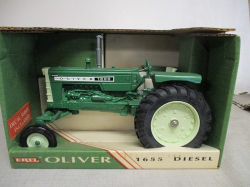 1994 Ertl Oliver Model 1655 Diesel Toy Tractor 1/16 Scale, NIB