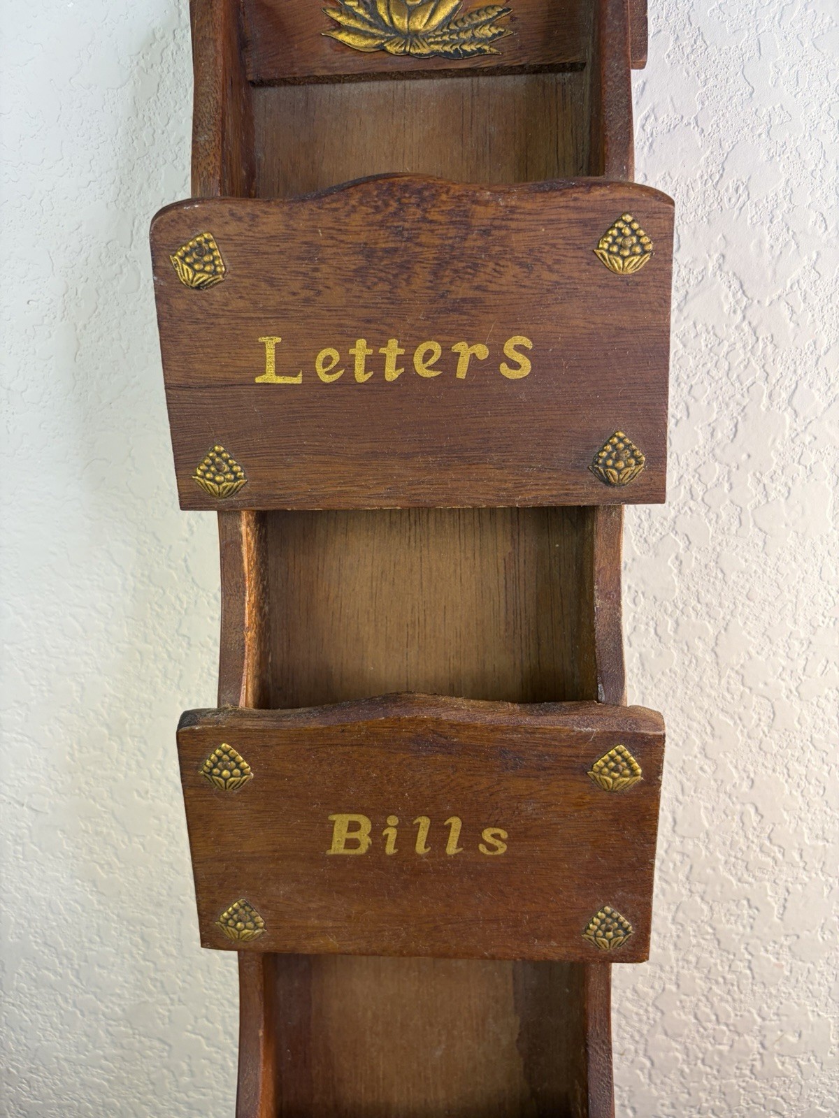 Vintage Wood 3 Slot Wall Mail Letter Bill Sorter Key Ring Holder Rack Organizer