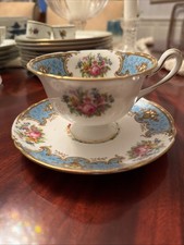 Ensemble tasse à thé et soucoupe Shelley bleu floral Regal bords dorés Dutchess fantaisiste