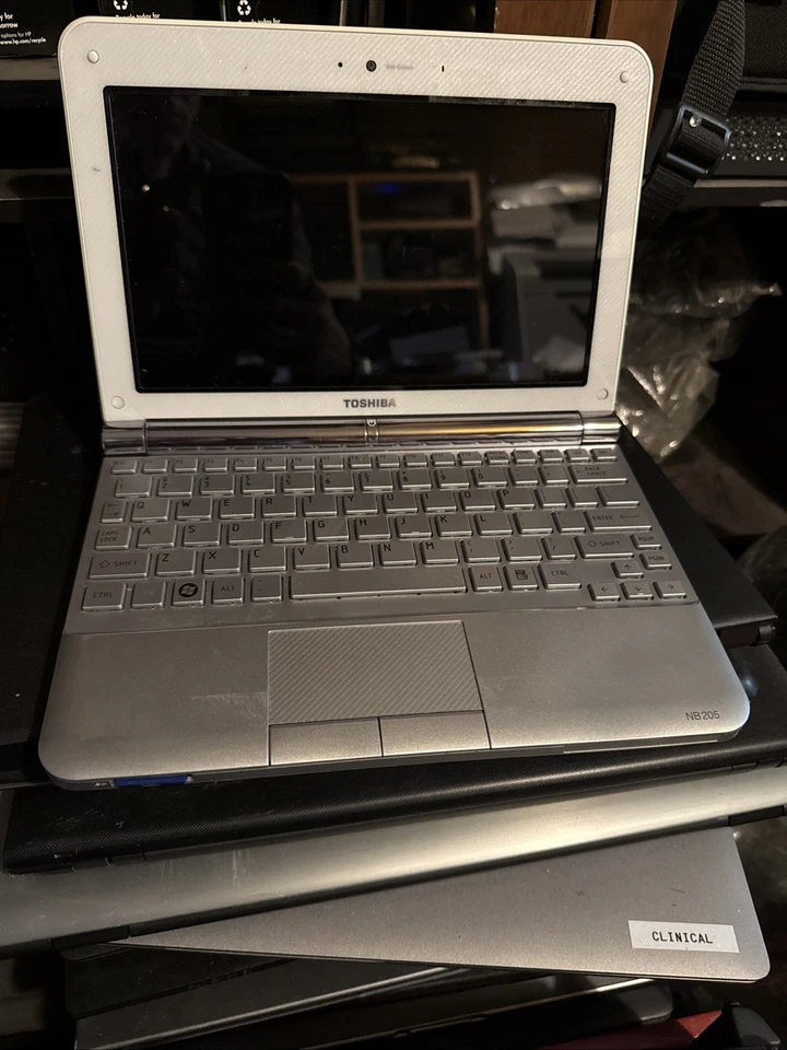 Toshiba Mini NB205-N311/W 10,1 pulgadas Netbook (Intel Atom, 2 GB) sin sistema operativo Foto 3 de 4