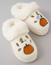 AE Fall Peanuts Snoopy Slippers American Eagle SIZE 8 NEW  IN HAND SHIPS NOW 