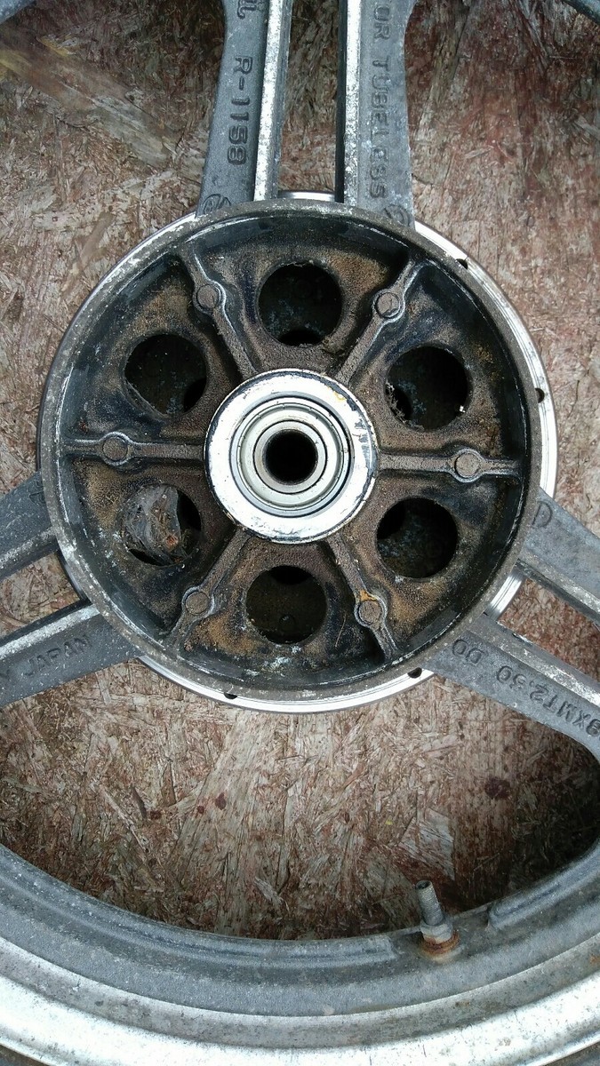 84 Kawasaki ZX550 ZX 550 GPZ550 GPZ rear wheel rim hub disc rotor