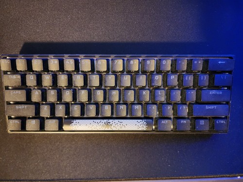Klawiatura mechaniczna CORSAIR K65 RGB Mini 60% - czarna - Zdjęcie 4 z 4