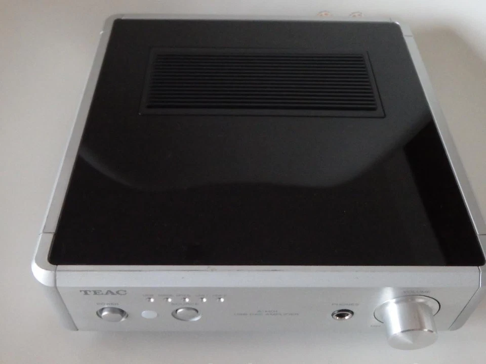 TEAC A-H01 Silver Reference 01 USB DAC Stereo Premain Amplifier PC Audio A-H01-S - Image 2 of 3