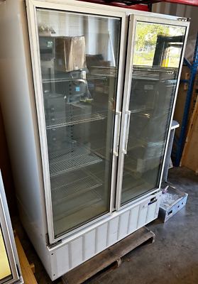 MASTER-BILT BLG-48HD 2 DOOR UPRIGHT GLASS REACH IN FREEZER 208