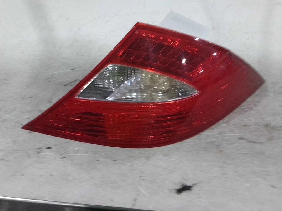 Conjunto de luz trasera derecha usado se adapta a: Mercedes-benz Mercedes clase cls 219 T 2006 Foto 2 de 4