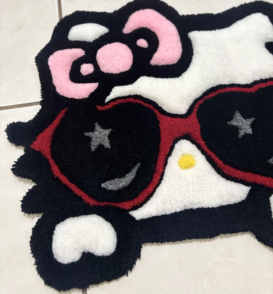 Alfombra/o decoración de pared personalizada hecha a mano acolchada de 2 pies Hello Kitty Foto 2 de 4