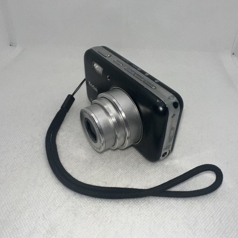 Kodak EasyShare V803 8MP Digital Camera Tested Plus Charger Battery 16GB SD - Image 4 of 4