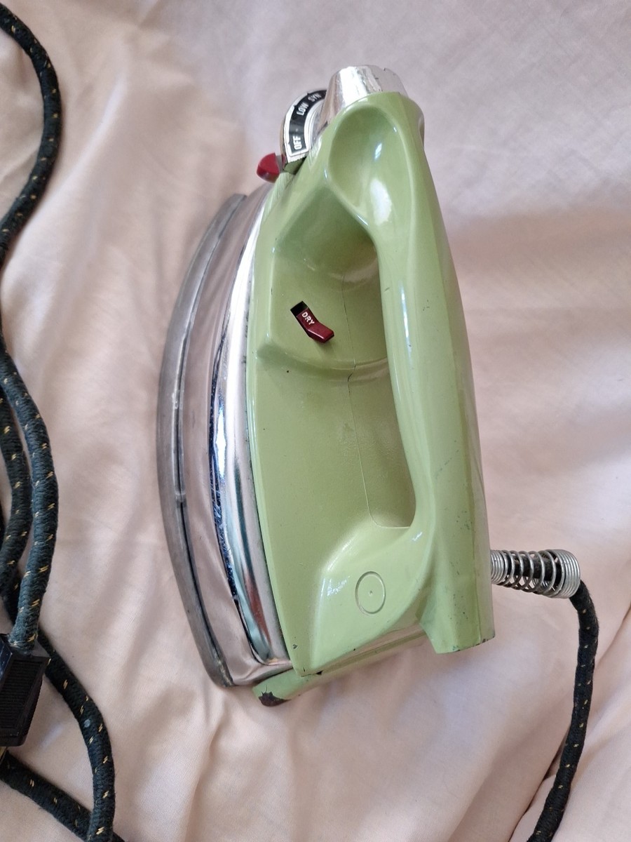 古いアイロン Vintage Proctor-Silex Deluxe Steam Dry Iron - Model 13115