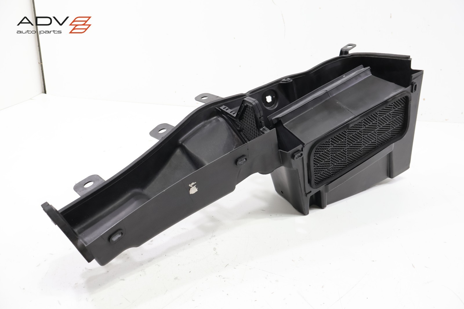 2017 - 2020 MASERATI GHIBLI WINDSHIELD COWL GRILLE PANEL WATER DRAIN TRAY OEM