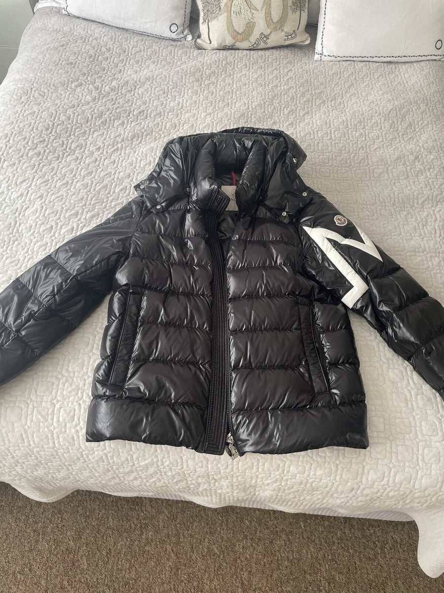 Moncler Corydale Black Short Down Jacket - Size M - Worn Moncler Corydale Black Short Down Jacket - Size M - Worn