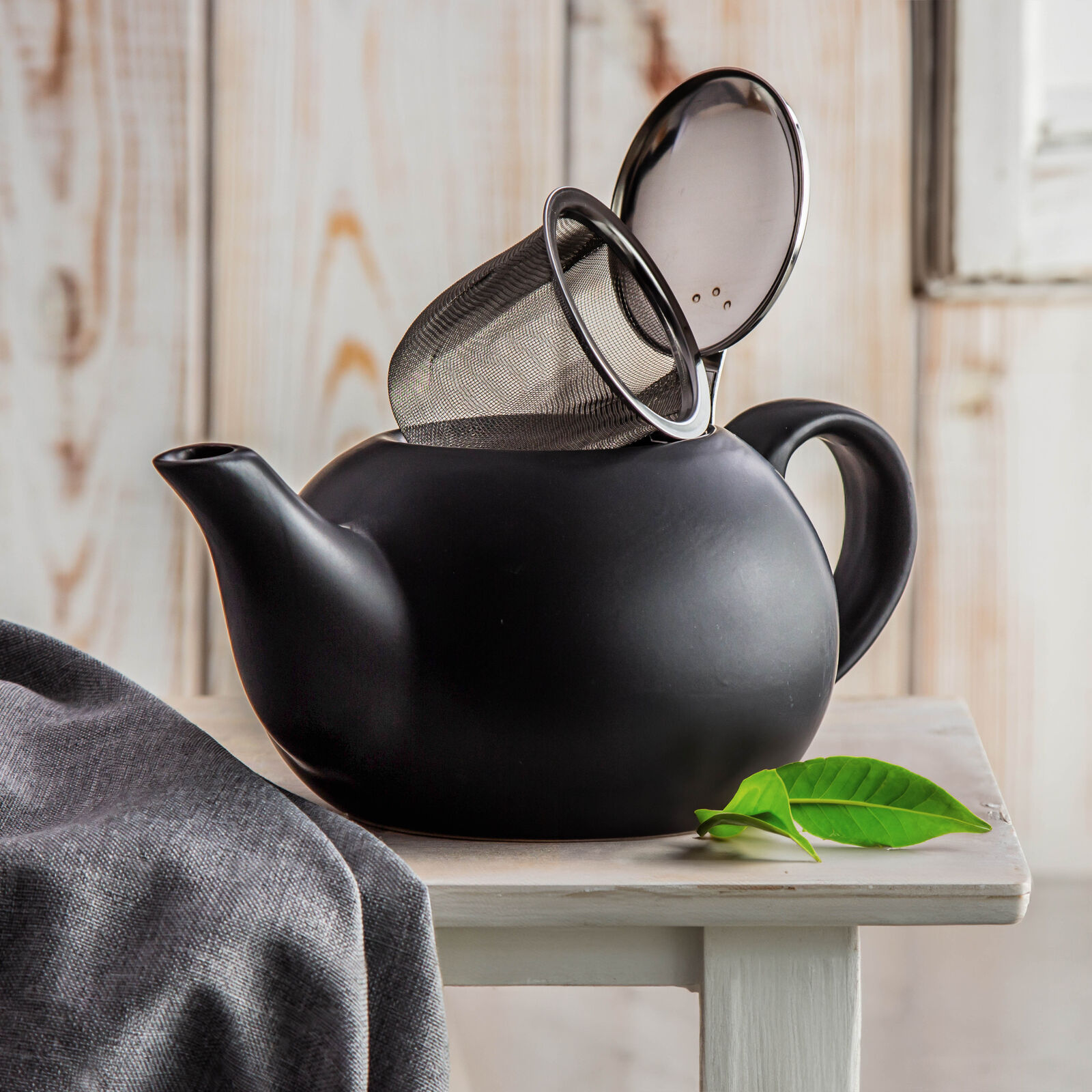 BELLA FIORE Keramik Tee-Kanne Teekanne mit Sieb Infuser 0,75 l