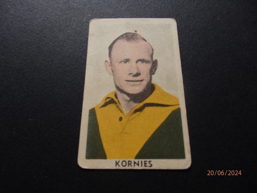1948 KORNIES VICTORIAN FOOTBALLERS - A SERIES OF 64 - Select card from menu - Picture 8 of 29