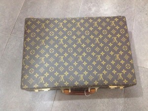 Old Used Louis Vuitton Vintage Attaché LV logo mens briefcase wear Handle damage